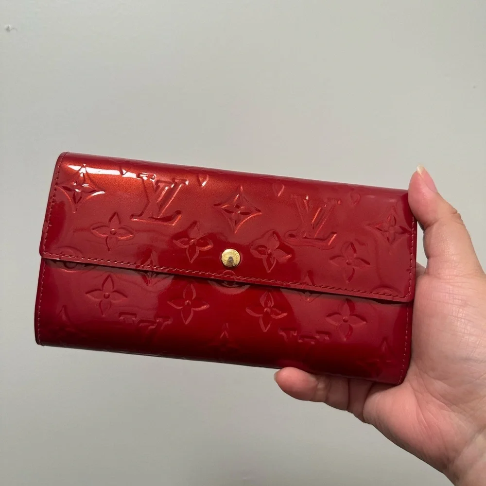 Red LV Vernis Sarah Wallet - Picture 1 of 13